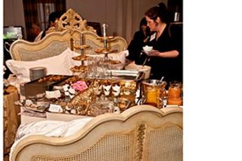 Breakfast in Bed, Group-Style