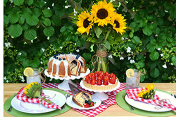 picnic-decor-sunflowers-liz-bushong