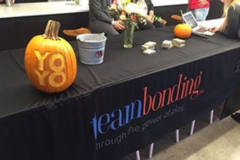 pumpkin-carving-event-teambonding
