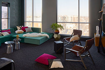 Moxy-Minneapolis-Green-Room
