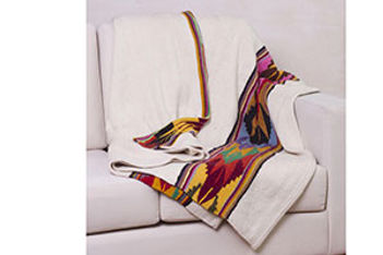 alpaca-blanket-meeting-event-gift