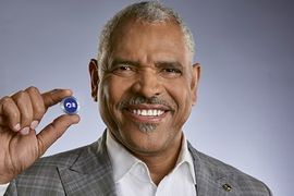 Carnival CEO Unveils Cruise Firm’s Wearable Device During CES Keynote