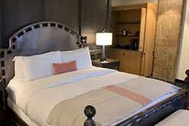 hotel-valencia-riverwalk-junior-suite