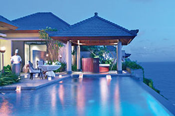 Banyon Tree Ungasan Bali pool view