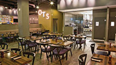 Off the Strip brings classic American bistro fare
to the Linq Promenade. (Psst: It's on the Strip.)
