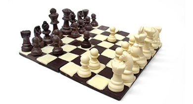 li-lac-chocolates-chess-set