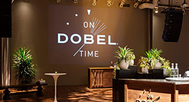 greenery-wall-decor-meetings