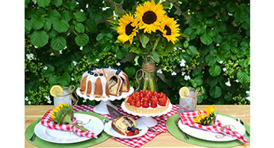 picnic-decor-sunflowers-liz-bushong