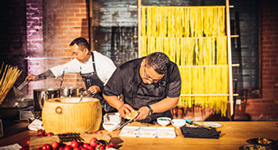 Wolfgang-Puck-pasta-station