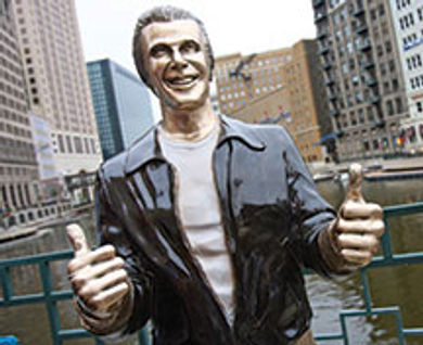 Even The Fonz (in bronze) likes
Milwaukee's prospects.