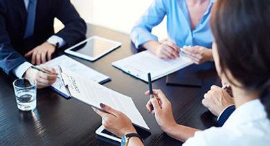 contract-signing-GettyImages-903165068a