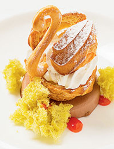 Yum: A swan puff at Vue 24