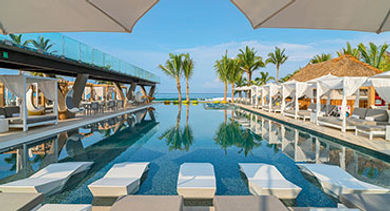 W Punta de Mita poolside