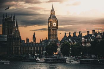 Houses of parlaiment