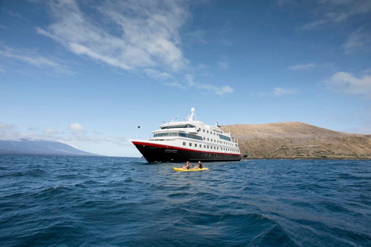 galapagos islands cruise 2022