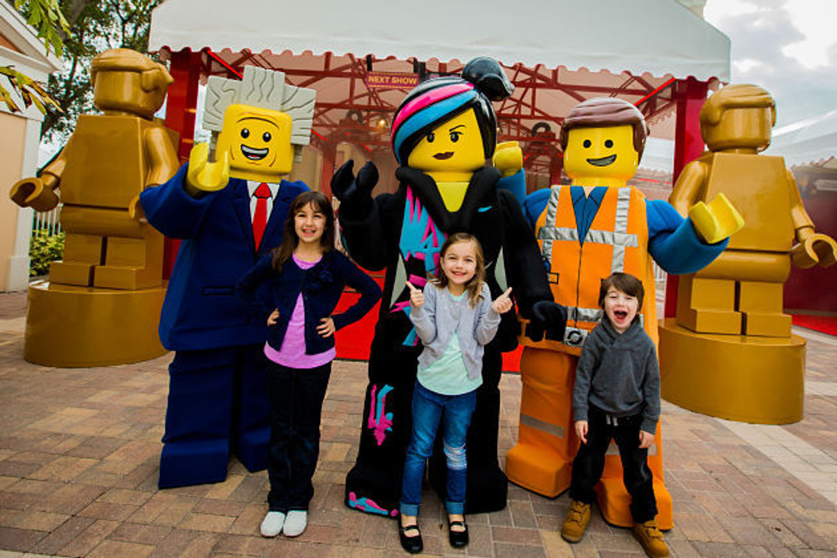 Taylor Swift: Lego Portrait Revealed at Legoland Windsor