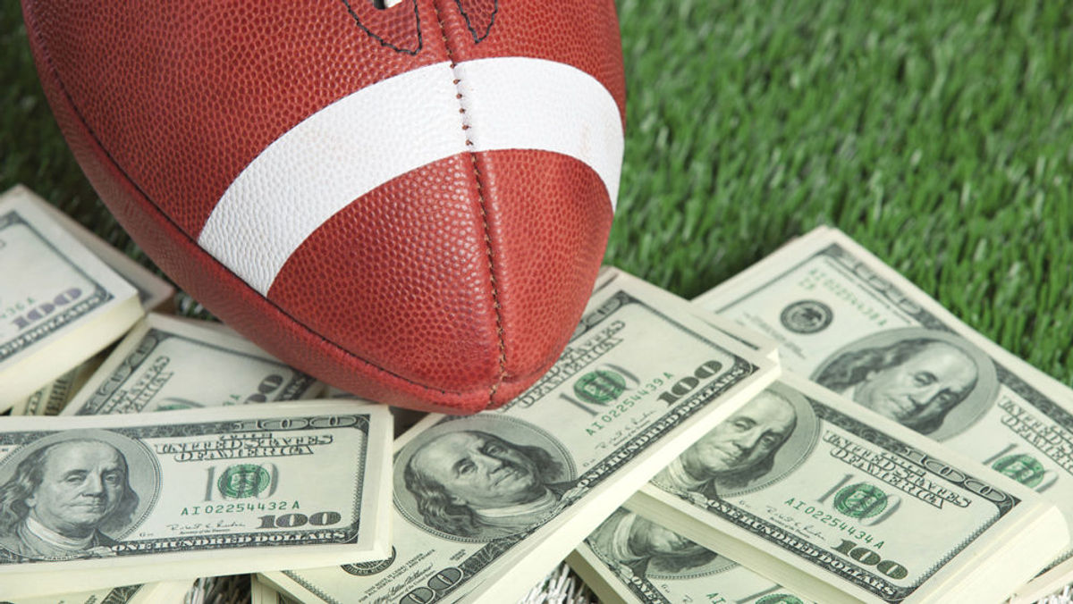 How Much Does the Super Bowl Cost: Planes, Hotels, Parties, and More