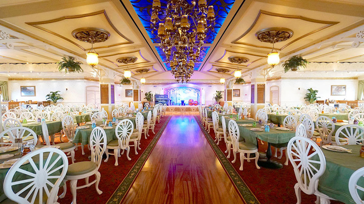 Designing Cruise Restaurants with a Theme - Cruise Ship Interiors Expo