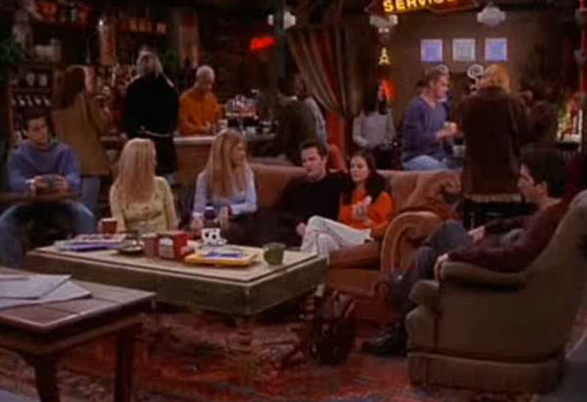 Central Perk Pops Up in NYC for Friends Anniversary; Gunther Included ...