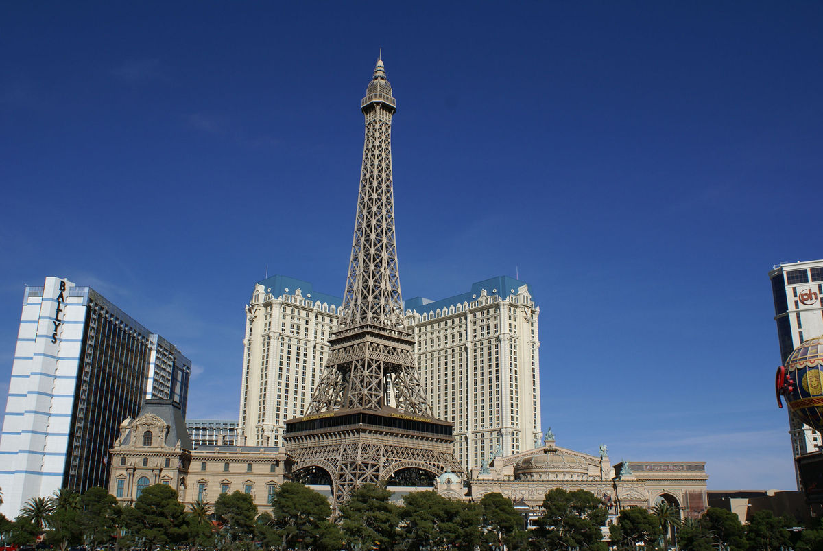 Paris Las Vegas power back on after outage forces evacuations, The Strip