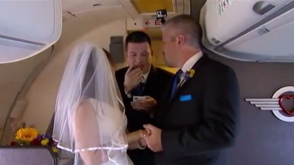 Couple Ties The Knot at 32 000 Feet on Southwest Flight TravelPulse