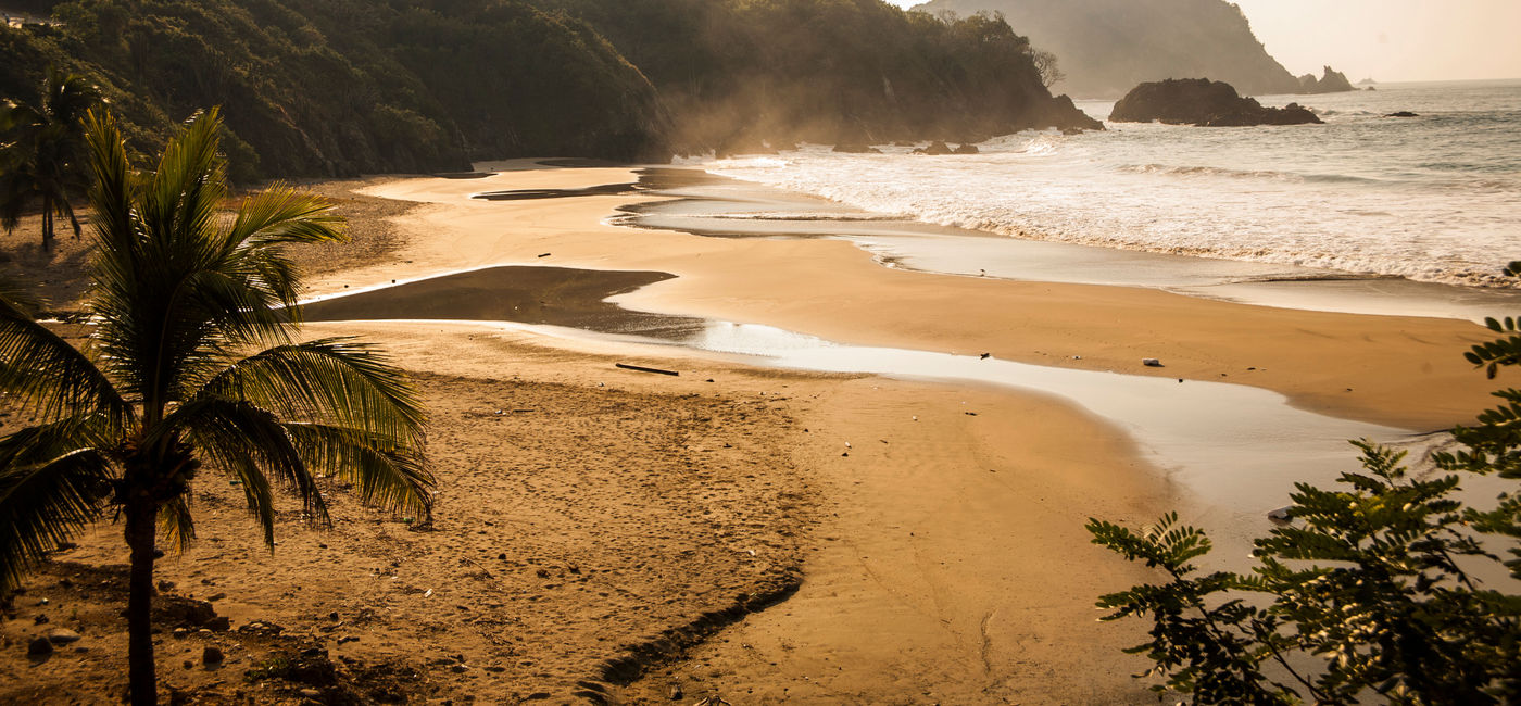 Image: La plage d'Ixtapa au Mexique. (memo06dic / iStock / Getty Images Plus)