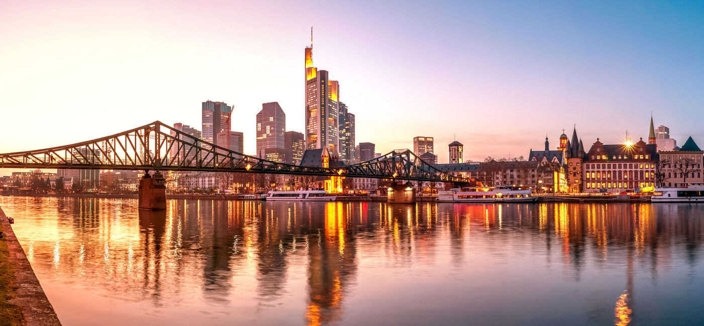 Image: Frankfurt am Main, Skyline zur blauen Stunde (photo via MissPassionPhotography / iStock / Getty Images Plus)
