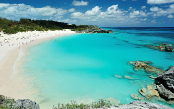 Pink beach in Bermuda islands (Photo via dimarik / iStock / Getty Images Plus)
