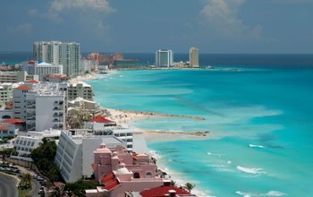 Canc&#250;n Escape: Beaches, Cenotes, & Crystal-Clear Water
