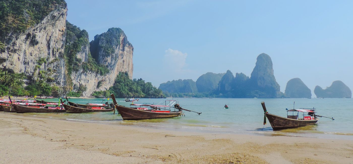 Image: Thailand: Night Markets & Blue Waters (Provided by GAdventures)