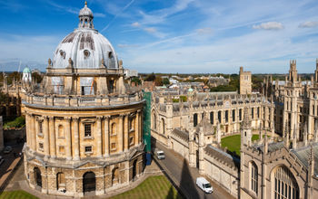 Radcliffe Camera and All Souls College, Oxford University. Oxford, UK (Arsty / iStock / Getty Images Plus)