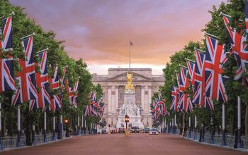 Buckingham-Palace-London-England