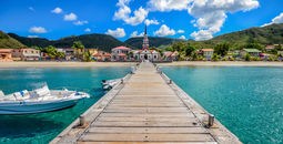 Anse d'Arlet (photo via Damien VERRIER / iStock / Getty Images Plus)