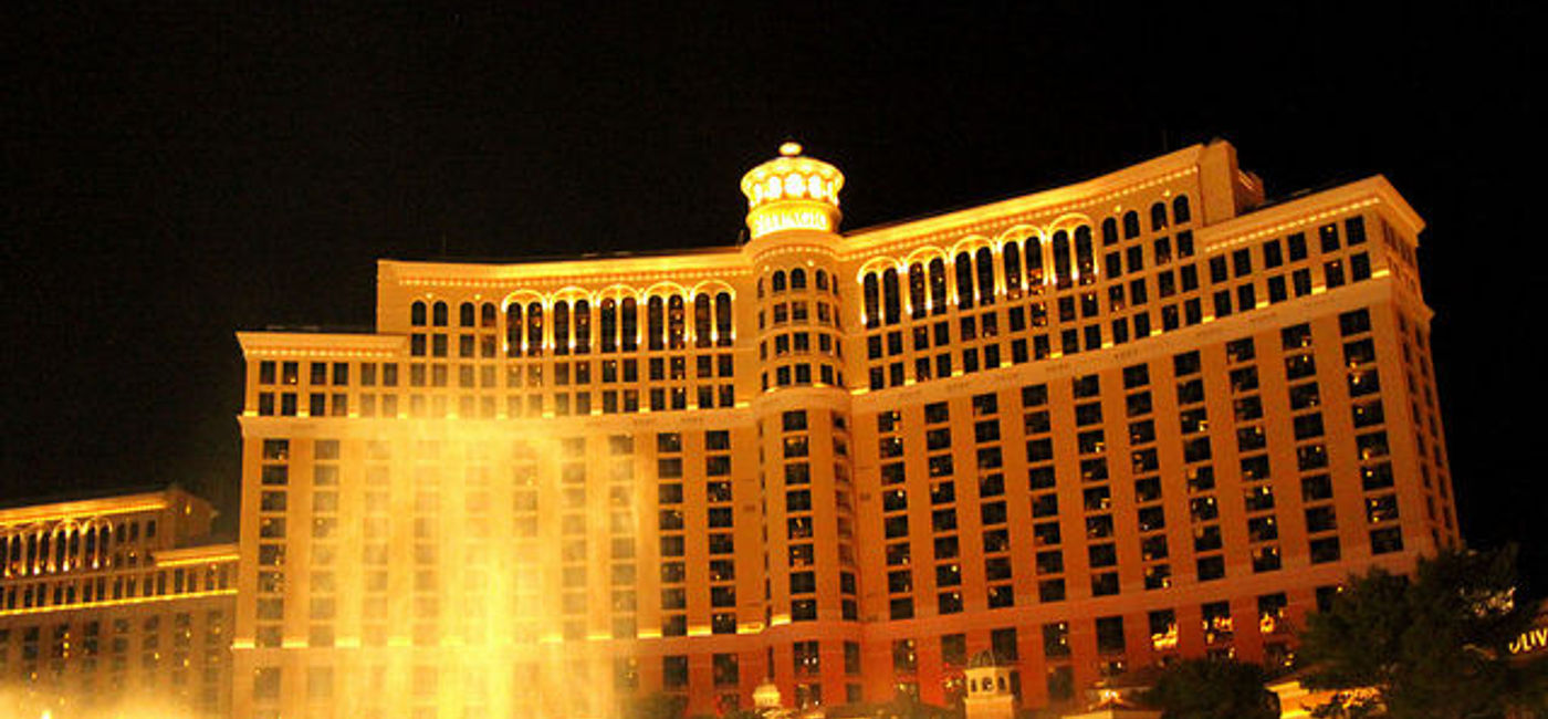 Image: PHOTO: Bellagio Hotel, Las Vegas at night. (photo via Flickr/Prayitno) 
