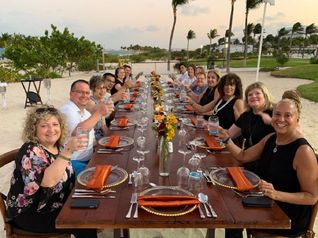 Travel advisors dining together on a FAM trip