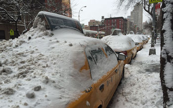 Taxis stuck in NYC snow