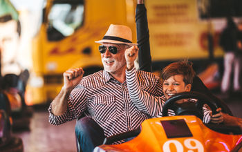 Multi-generational theme park travel