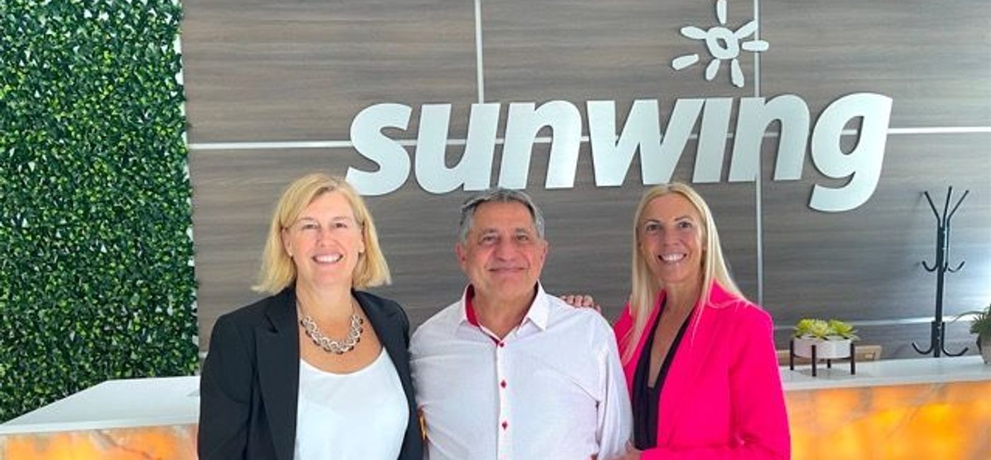 Image: Lyne Chayer, Sam Char, Marie-Josée Carrière (Photo Credit: Équipe Sunwing Québec)