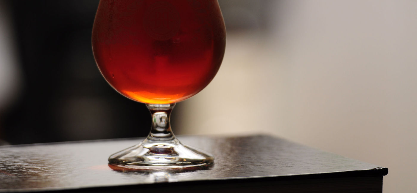 Image: PHOTO: Make a toast to summer and cheers to fall with the perfect seasonal beer. (photo via Flickr/Adam Barhan)