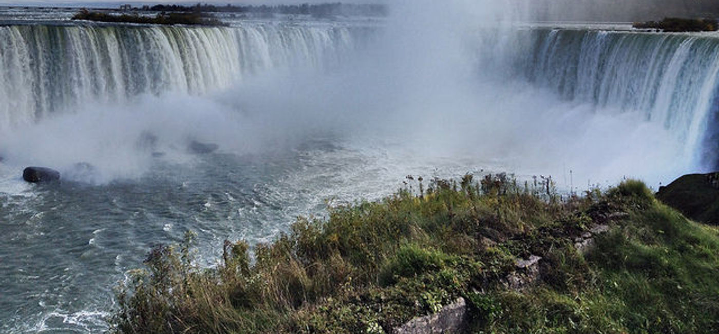 Image: PHOTO: The mighty Niagara Falls is a perennial winter favorite. (photo via Flickr/Denis)