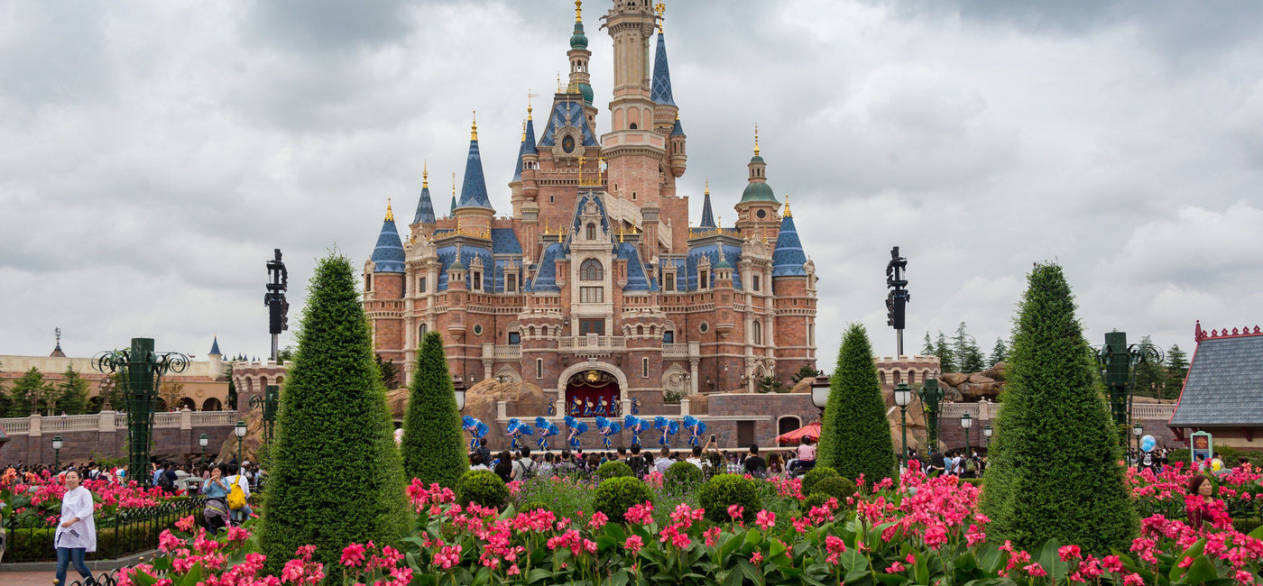 Image: PHOTO: Enchanted Storybook Castle at Shanghai Disney. (Photo via Flickr/Xiquinho Silva)