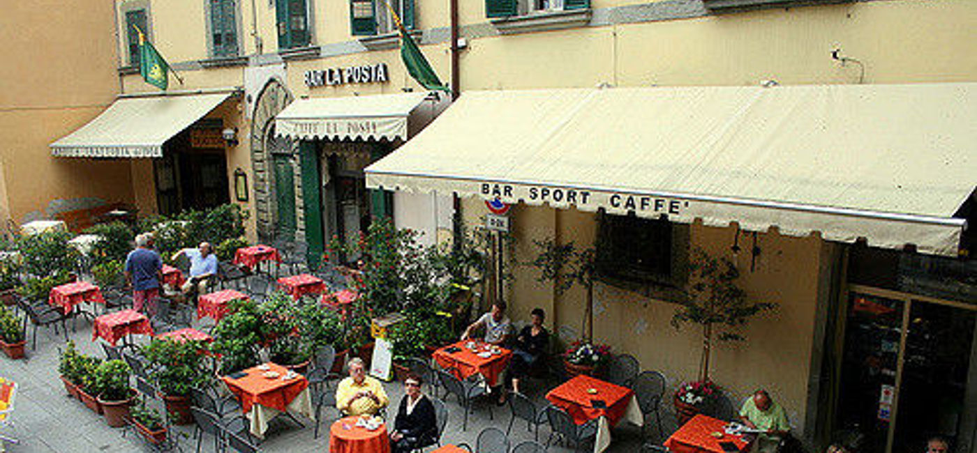 Image:  PHOTO: A cafe in Cortona, Italy. (Photo via Flickr/Esteban Chiner)