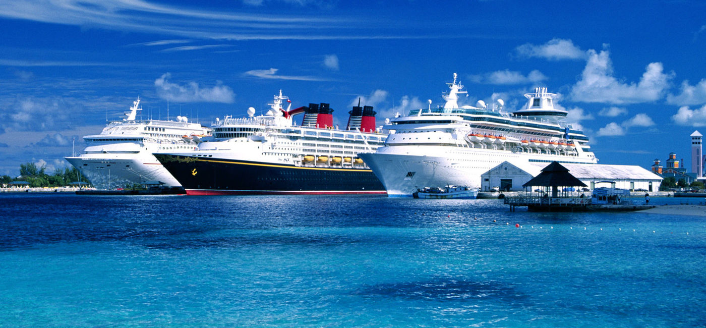 Image: Row of cruise ships in Bahamas. (iStock/Getty Images Plus/Brand X Pictures)