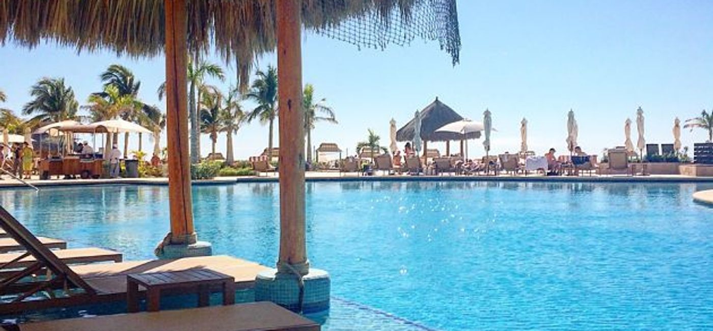 Image: PHOTO: The lovely pool area at Hyatt Ziva Los Cabos. (photo by Scott Laird)