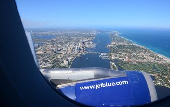 JetBlue flight taking off from Palm Beach International Airport