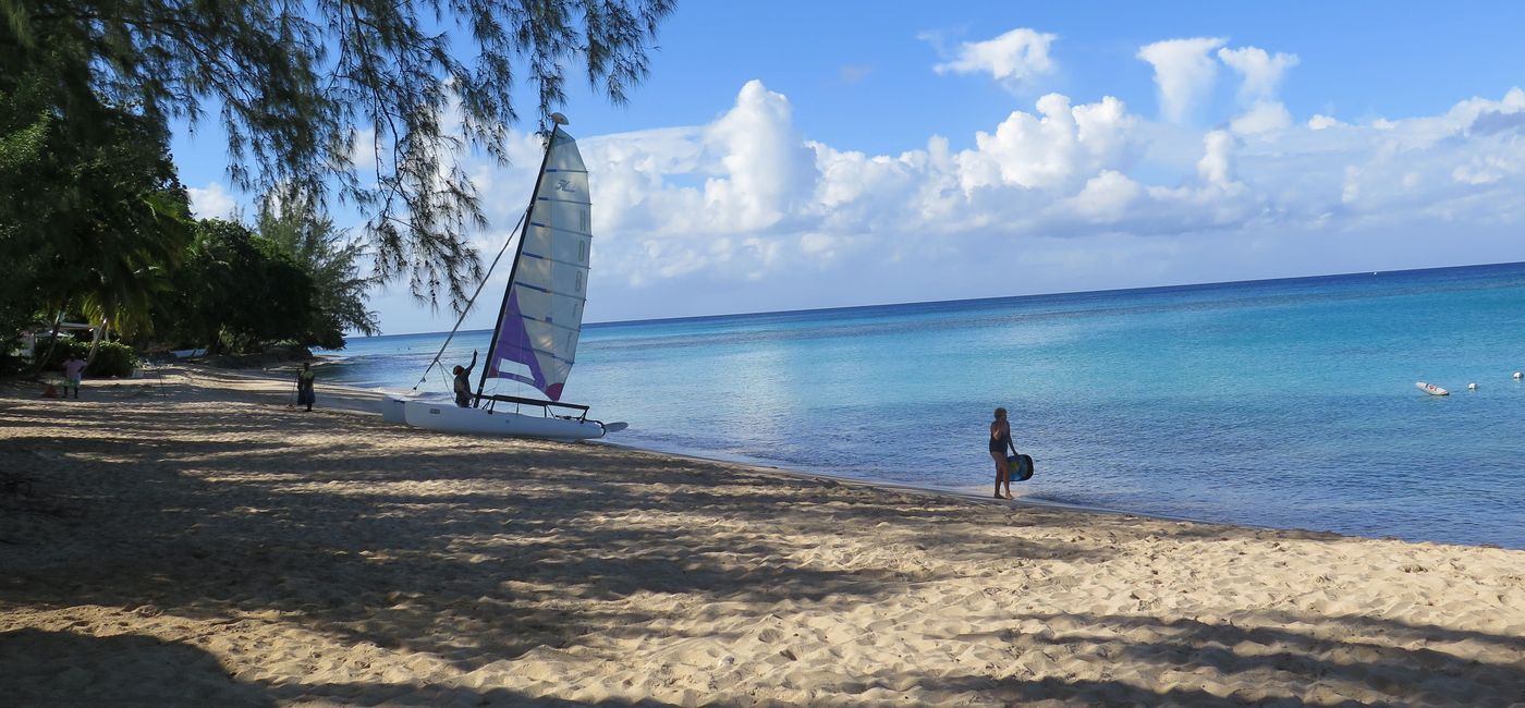 Image: PHOTO: The west coast of Barbados is famous for its beaches and generally calm water. (photo via Jim Byers/TravelPulse Canada)