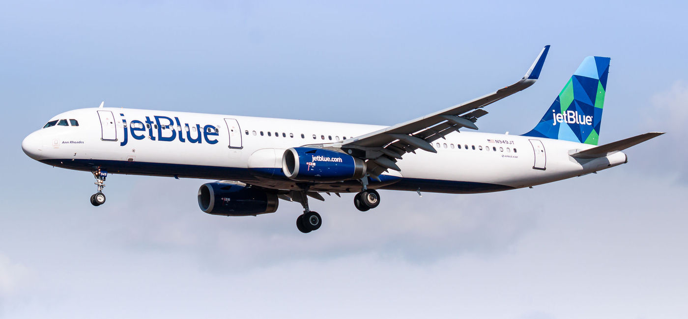 Image: JetBlue Airbus A321-200 landing at JFK Airport. (Photo Credit: Lukas Wunderlich/iStock Editorial/Getty Images Plus)
