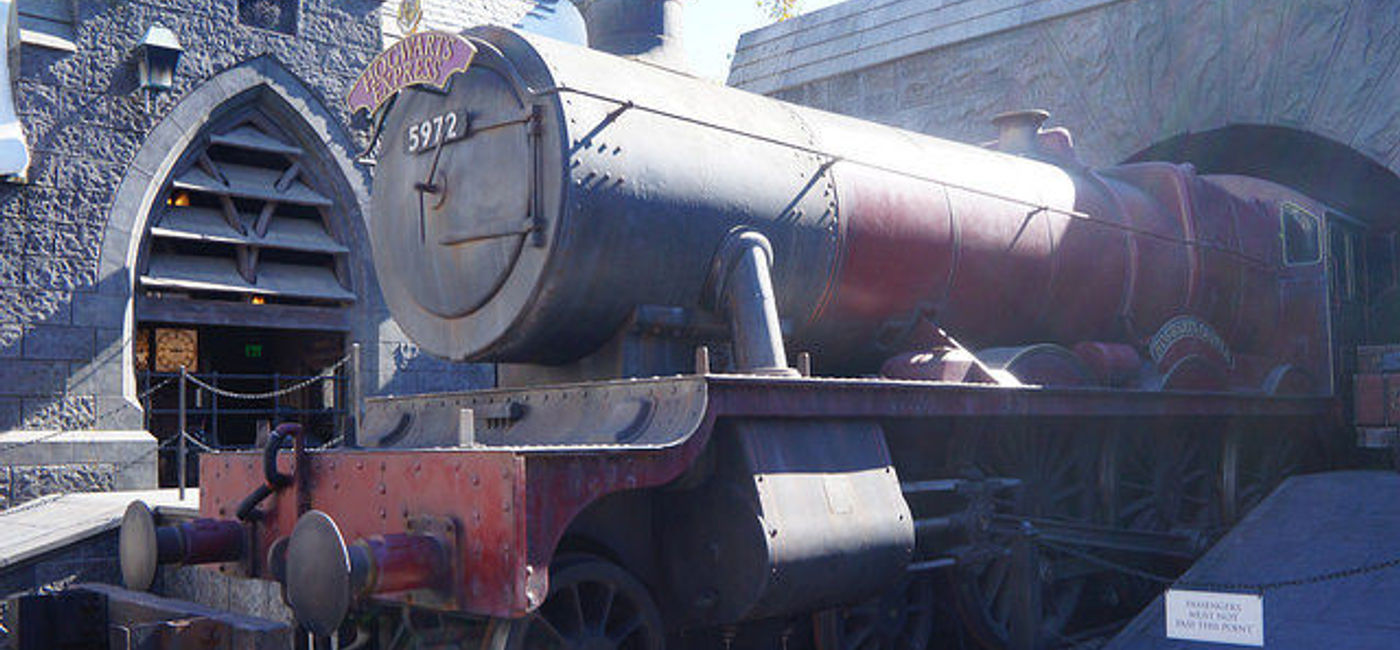Image: PHOTO: Hogwarts Express at Universal Studios Hollywood's The Wizarding World of Harry Potter. (photo via Flickr/Pierre Andre Leclercq)