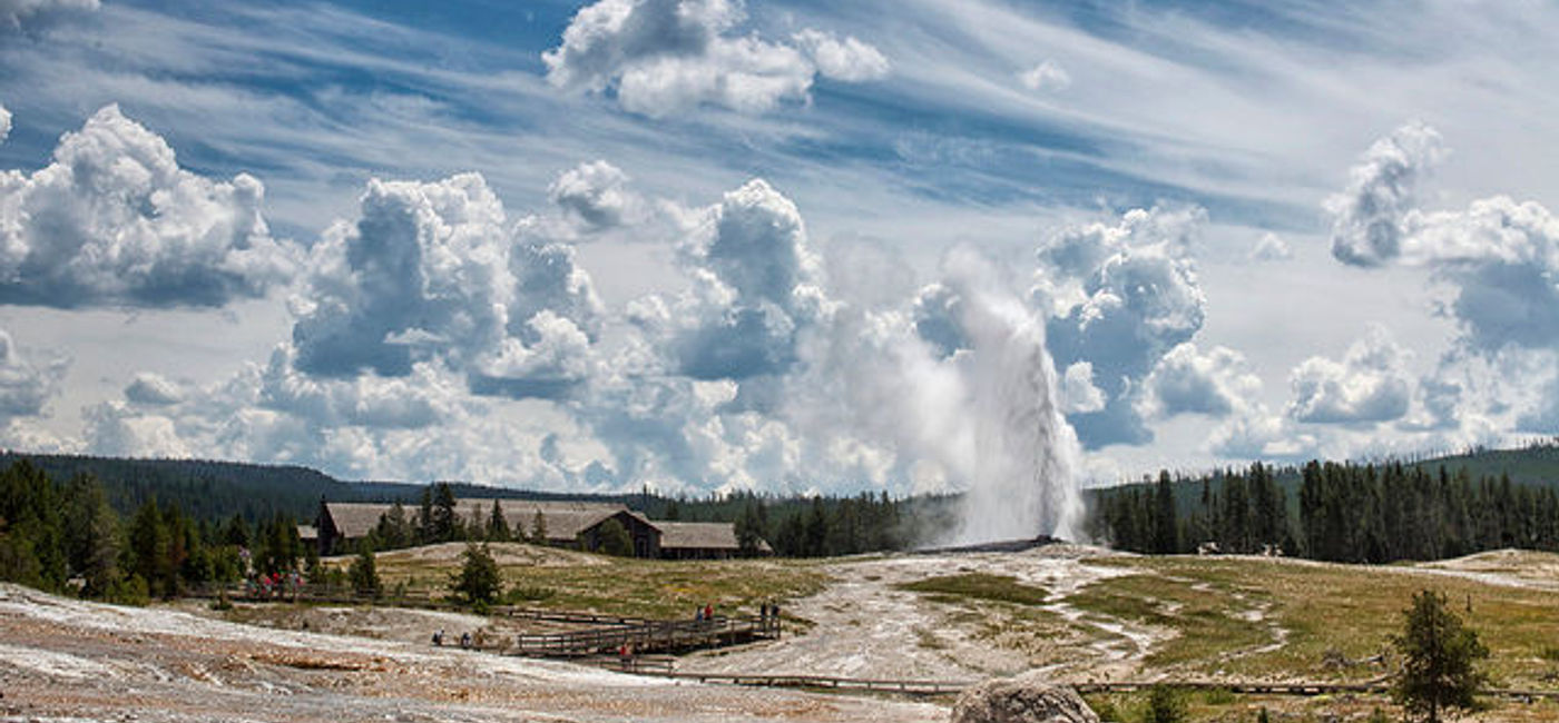 Image: PHOTO: Old Faithful erupts in Yellowstone National Park (photo via Flickr/screaming_monkey) 