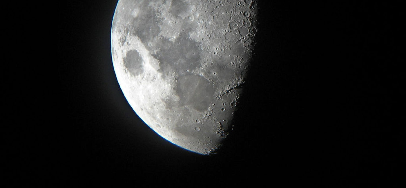 Image: PHOTO: RSC Energia plans to orbit tourists around the moon by 2021. (Photo via Flickr/Per)